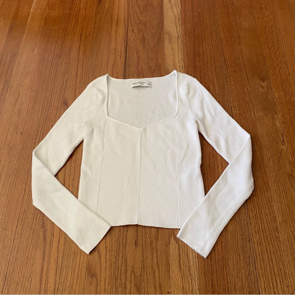 Abercrombie & Fitch Ribbed Sweetheart NeckLine Long Sleeve Top - Picture 2 of 5